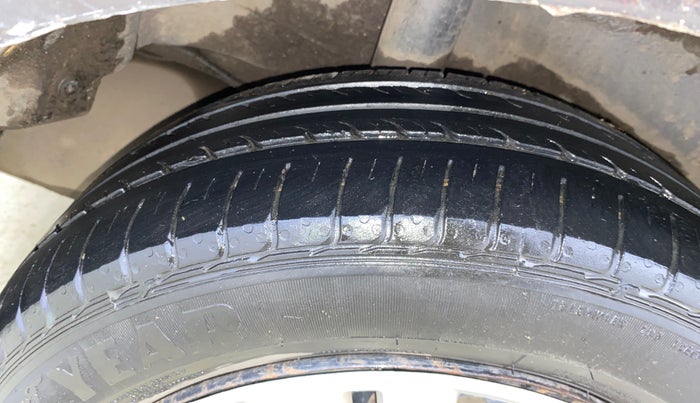 2015 Honda City 1.5L I-DTEC SV, Diesel, Manual, 1,36,584 km, Right Rear Tyre Tread