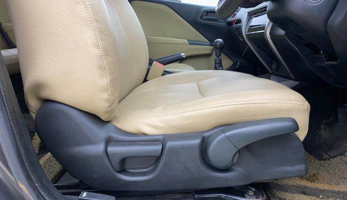 2015 Honda City 1.5L I-DTEC SV, Diesel, Manual, 1,36,584 km, Driver Side Adjustment Panel