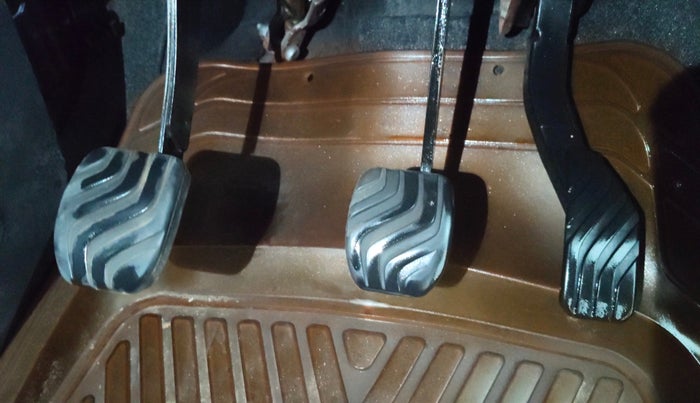 2015 Renault Kwid RXL, Petrol, Manual, 38,247 km, Pedals