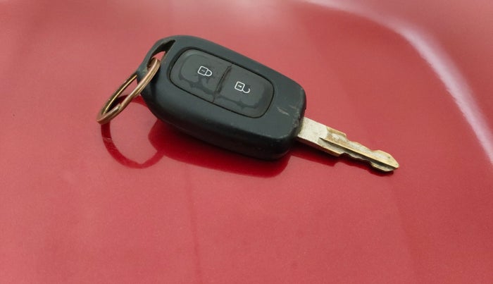 2015 Renault Kwid RXL, Petrol, Manual, 38,247 km, Key Close Up