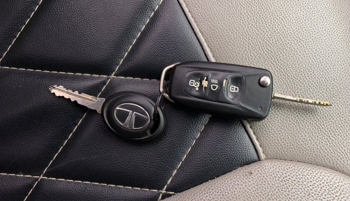 2017 Tata Tiago XT PETROL, Petrol, Manual, 88,698 km, Key Close Up