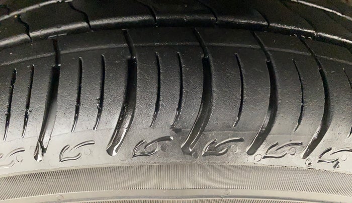 2017 Tata Tiago XT PETROL, Petrol, Manual, 88,698 km, Right Front Tyre Tread