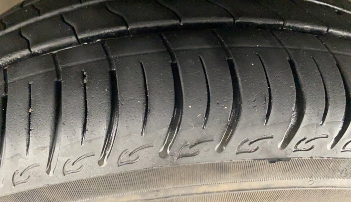 2017 Tata Tiago XT PETROL, Petrol, Manual, 88,698 km, Left Front Tyre Tread