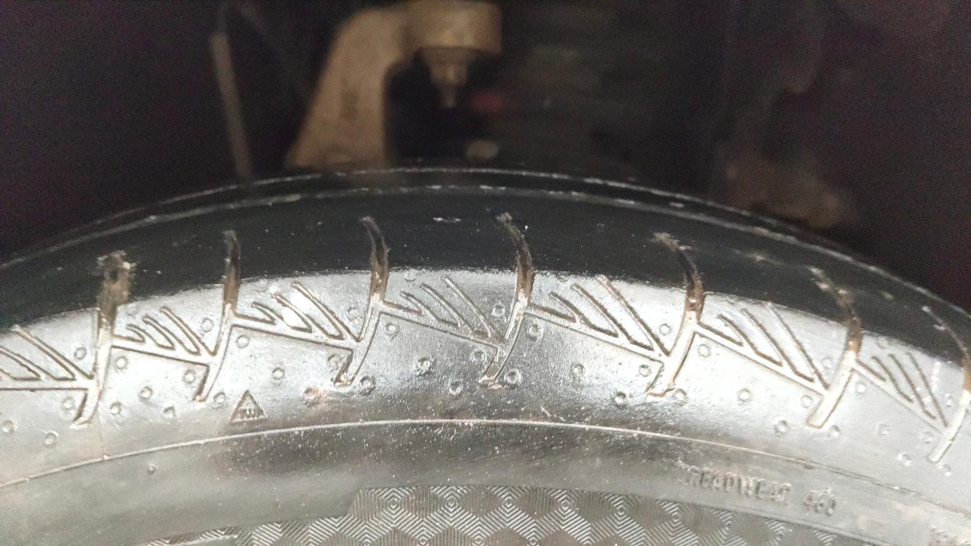 2019 Mahindra MARAZZO M2 7STR, Diesel, Manual, 80,816 km, Right Front Tyre Tread