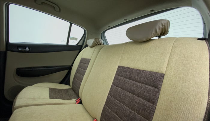 2014 Hyundai i20 SPORTZ 1.2 VTVT, Petrol, Manual, 25,104 km, Right Side Rear Door Cabin