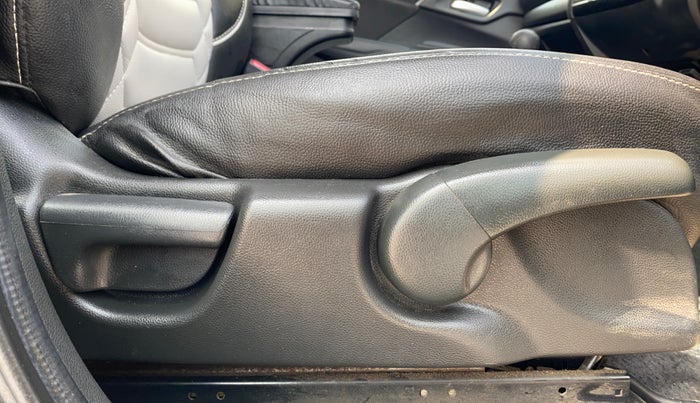 2015 Honda Jazz 1.5L I-DTEC VX, Diesel, Manual, 81,884 km, Driver Side Adjustment Panel