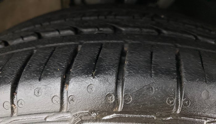 2021 Volkswagen Polo HIGHLINE PLUS 1.0L TSI AT, Petrol, Automatic, 12,267 km, Right Front Tyre Tread