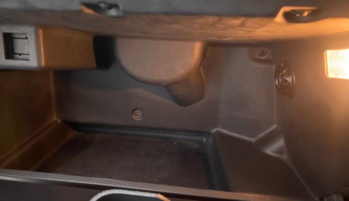 2021 Volkswagen Polo HIGHLINE PLUS 1.0L TSI AT, Petrol, Automatic, 12,267 km, Cooled Glove Box