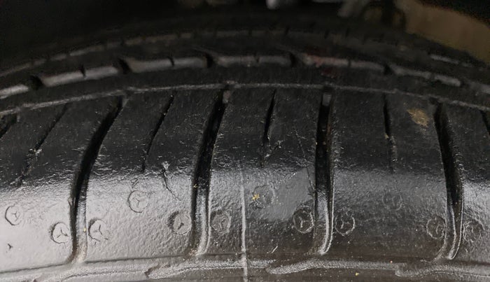 2021 Volkswagen Polo HIGHLINE PLUS 1.0L TSI AT, Petrol, Automatic, 12,267 km, Left Front Tyre Tread