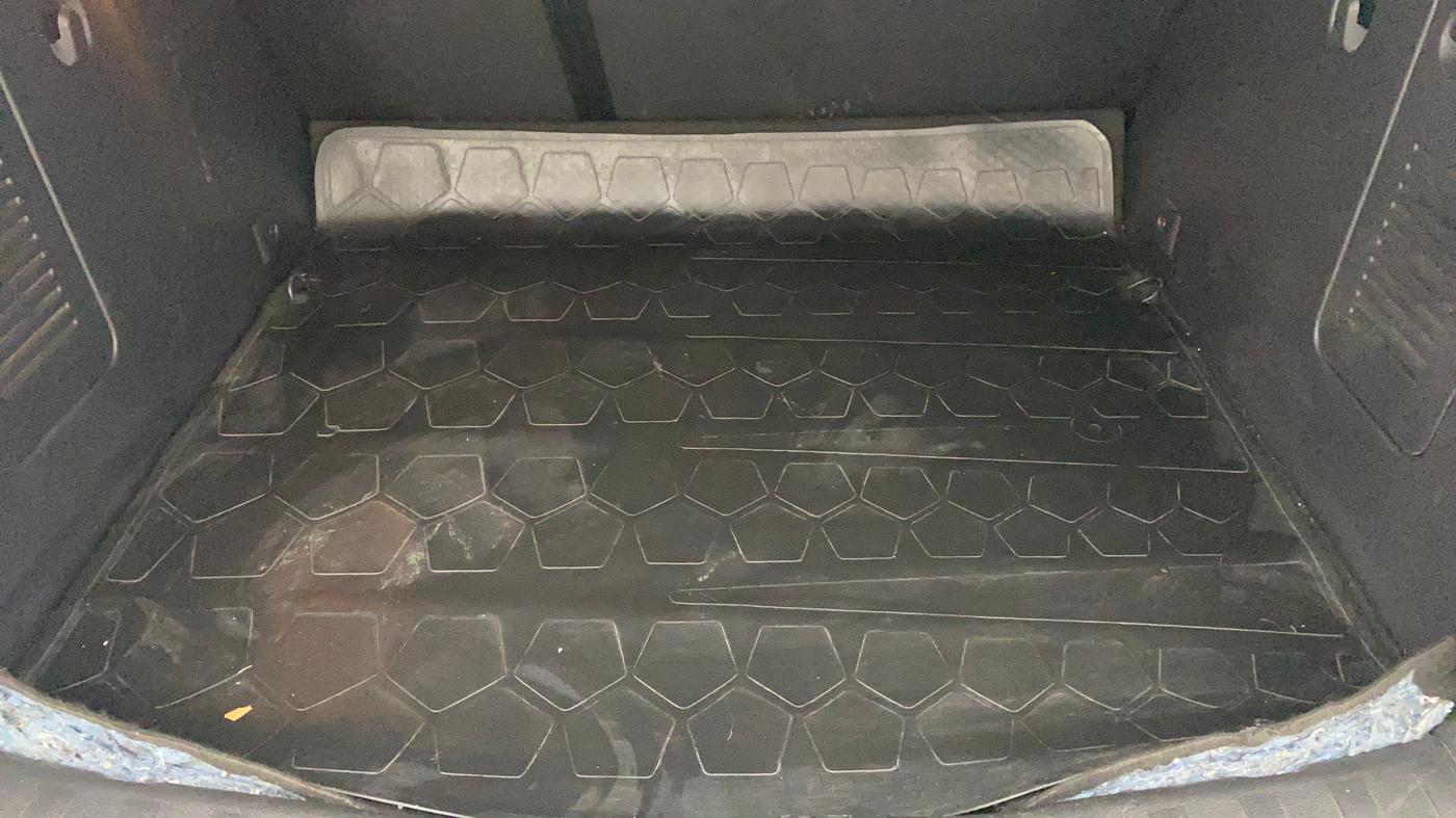 2019 Nissan Kicks XV DIESEL, Diesel, Manual, 48,512 km, Boot Inside