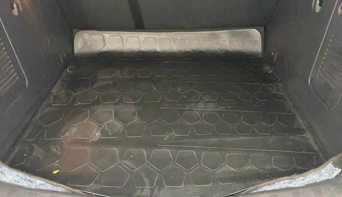 2019 Nissan Kicks XV DIESEL, Diesel, Manual, 48,512 km, Boot Inside