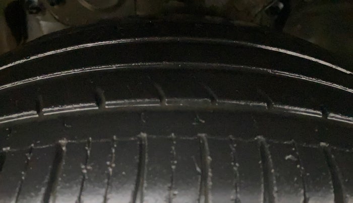 2019 Nissan Kicks XV DIESEL, Diesel, Manual, 48,512 km, Left Front Tyre Tread