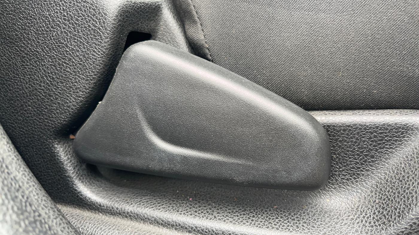 2018 Renault Kwid CLIMBER 1.0 AMT, Petrol, Automatic, 7,737 km, Driver Side Adjustment Panel