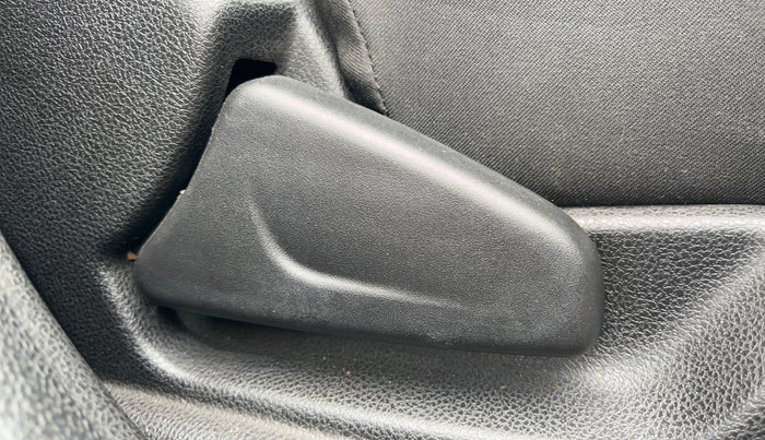 2018 Renault Kwid CLIMBER 1.0 AMT, Petrol, Automatic, 7,737 km, Driver Side Adjustment Panel