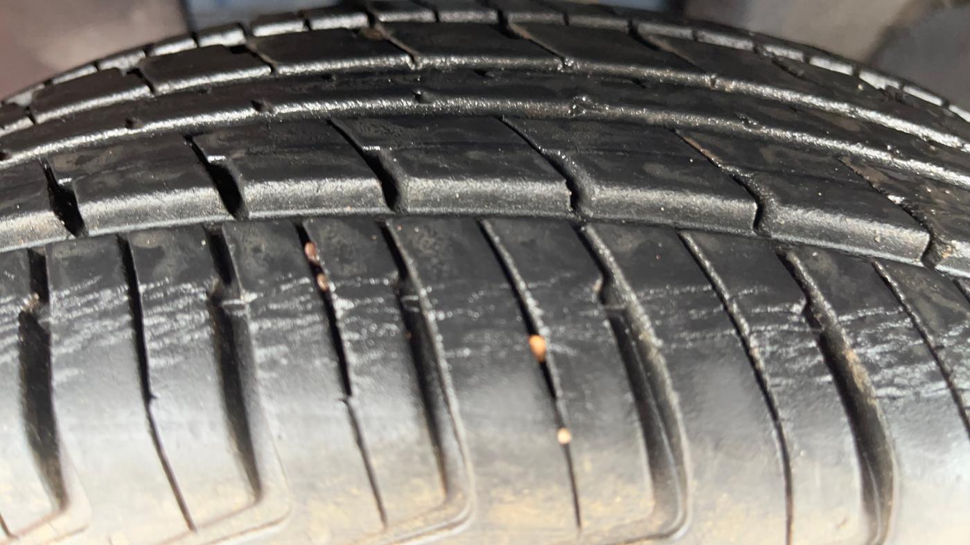 2018 Renault Kwid CLIMBER 1.0 AMT, Petrol, Automatic, 7,737 km, Left Front Tyre Tread