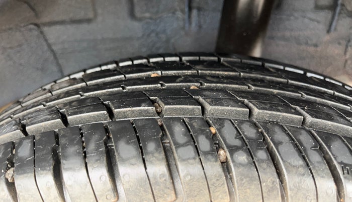 2018 Renault Kwid CLIMBER 1.0 AMT, Petrol, Automatic, 7,737 km, Left Rear Tyre Tread
