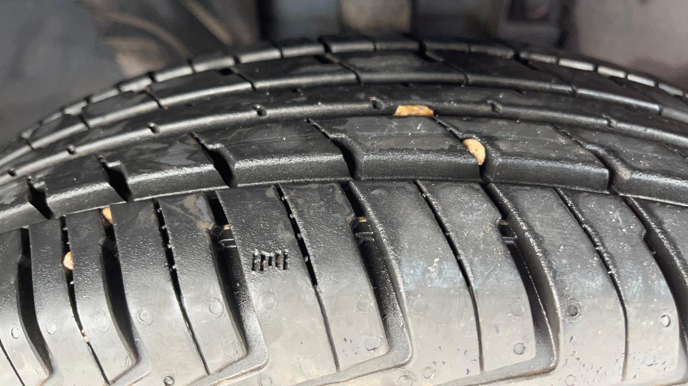2018 Renault Kwid CLIMBER 1.0 AMT, Petrol, Automatic, 7,737 km, Right Front Tyre Tread