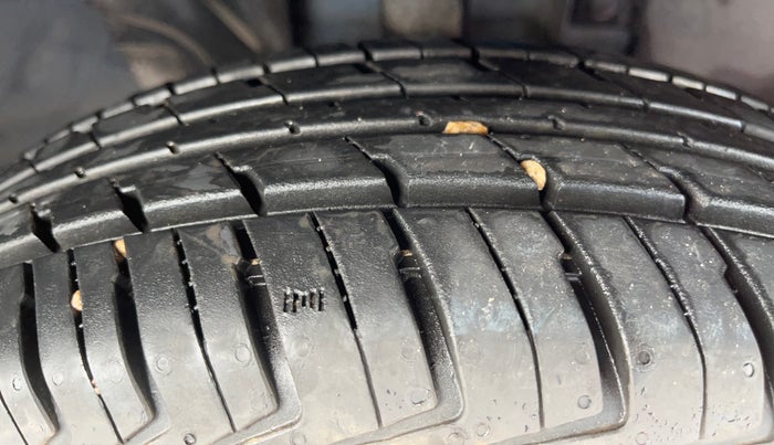 2018 Renault Kwid CLIMBER 1.0 AMT, Petrol, Automatic, 7,737 km, Right Front Tyre Tread