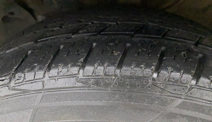 2016 Hyundai Creta SX PLUS AT 1.6 DIESEL, Diesel, Automatic, 66,164 km, Left Front Tyre Tread