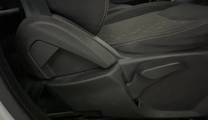 2020 Ford New Figo TITANIUM 1.2 PETROL MT, Petrol, Manual, 28,854 km, Driver Side Adjustment Panel