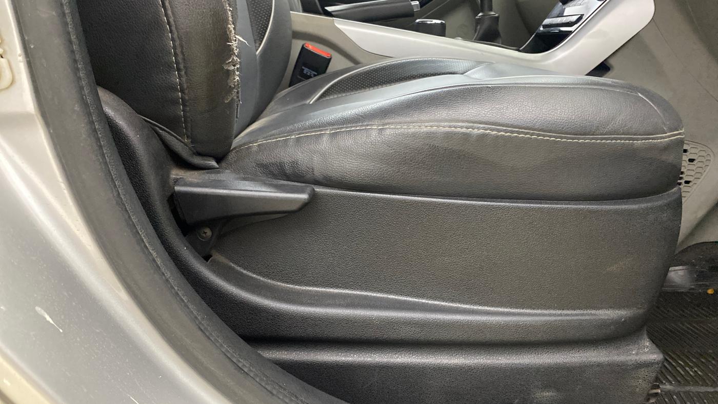 2018 Tata NEXON XT PETROL, Petrol, Manual, 62,008 km, Driver Side Adjustment Panel
