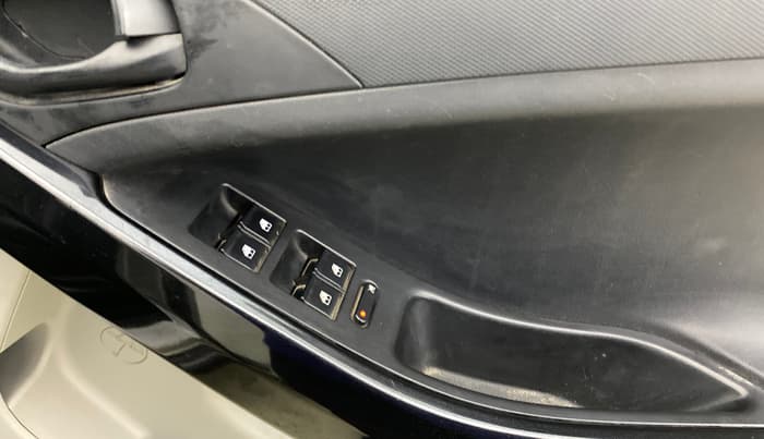 2018 Tata NEXON XT PETROL, Petrol, Manual, 62,008 km, Driver Side Door Panels Control