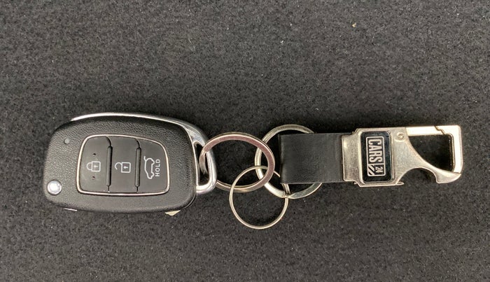 2020 Hyundai VENUE S MT 1.2 KAPPA, Petrol, Manual, 8,954 km, Key Close Up