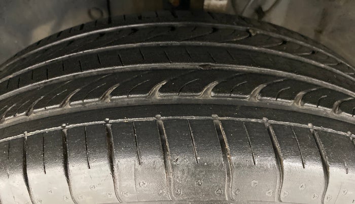 2020 Hyundai VENUE S MT 1.2 KAPPA, Petrol, Manual, 8,954 km, Left Front Tyre Tread
