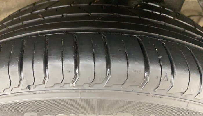 2017 Hyundai Elite i20 ASTA 1.2, Petrol, Manual, 65,290 km, Left Rear Tyre Tread