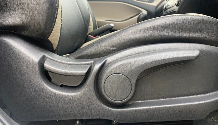 2017 Hyundai Elite i20 ASTA 1.2, Petrol, Manual, 65,290 km, Driver Side Adjustment Panel