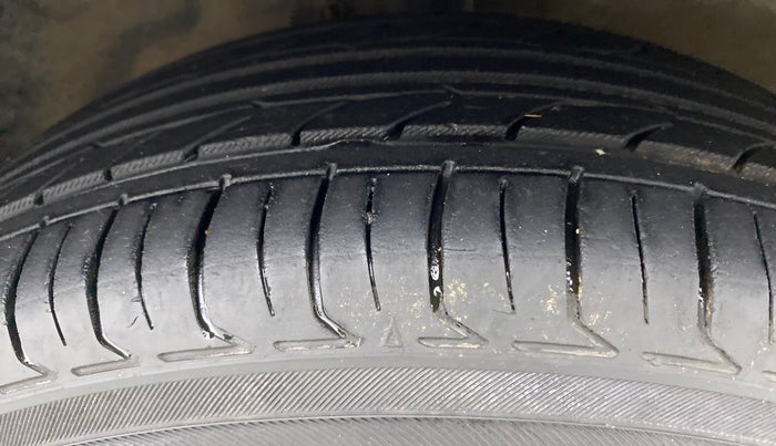2014 Maruti Celerio VXI AGS, Petrol, Automatic, 77,511 km, Right Front Tyre Tread