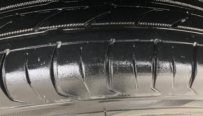 2022 Renault TRIBER RXT, Petrol, Manual, 1,02,061 km, Left Rear Tyre Tread