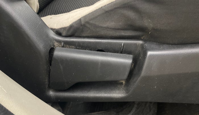 2022 Renault TRIBER RXT, Petrol, Manual, 1,02,061 km, Driver Side Adjustment Panel