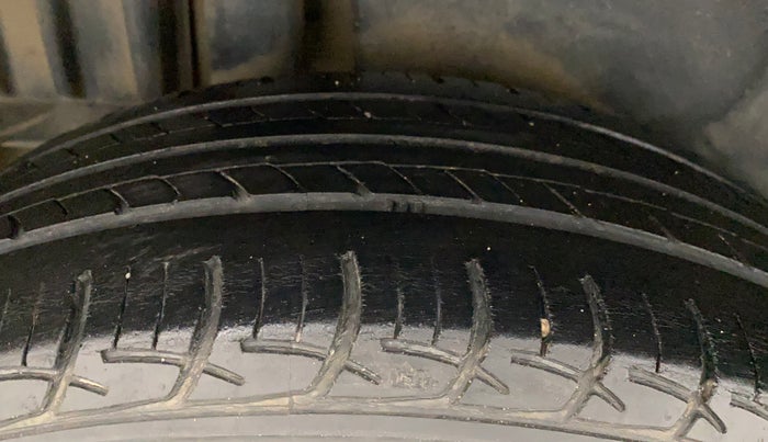 2013 Maruti Swift Dzire ZXI, Petrol, Manual, 61,554 km, Right Rear Tyre Tread