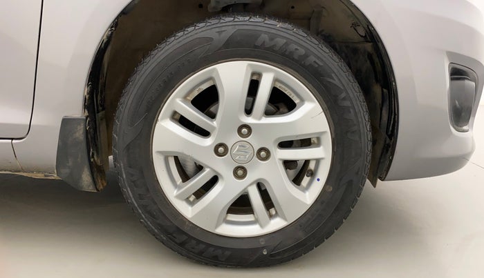 2013 Maruti Swift Dzire ZXI, Petrol, Manual, 61,554 km, Right Front Wheel