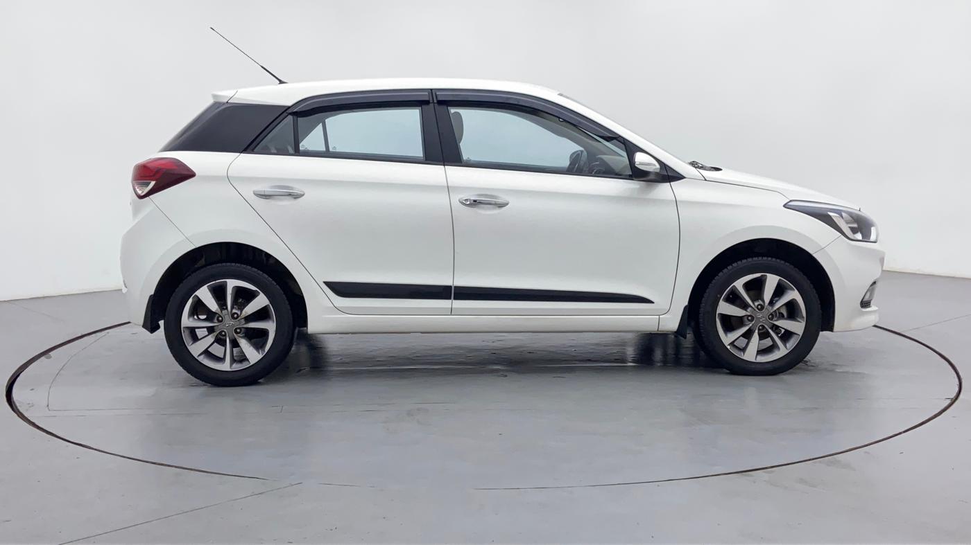 2015 Hyundai Elite i20 SPORTZ (O) 1.4, Diesel, Manual, 31,156 km, Right Side View