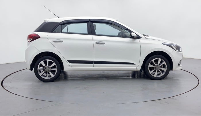 2015 Hyundai Elite i20 SPORTZ (O) 1.4, Diesel, Manual, 31,156 km, Right Side View