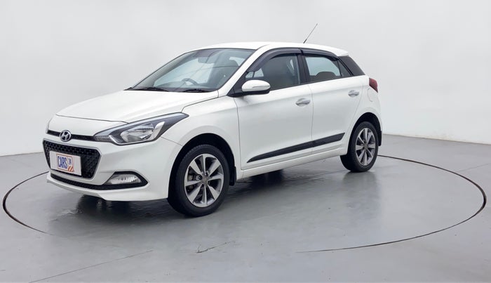2015 Hyundai Elite i20 SPORTZ (O) 1.4, Diesel, Manual, 31,156 km, Left Front Diagonal (45- Degree) View