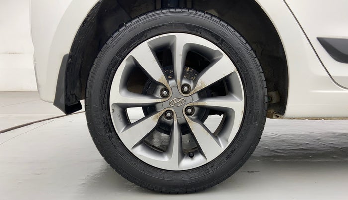 2015 Hyundai Elite i20 SPORTZ (O) 1.4, Diesel, Manual, 31,156 km, Right Rear Wheel