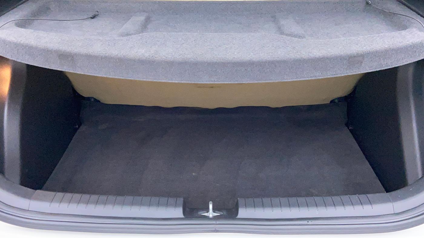 2015 Hyundai Elite i20 SPORTZ (O) 1.4, Diesel, Manual, 31,156 km, Boot Inside View