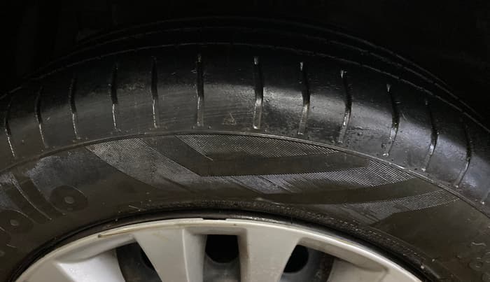 2016 Maruti Ciaz VXI+, Petrol, Manual, 1,10,428 km, Left Front Tyre Tread