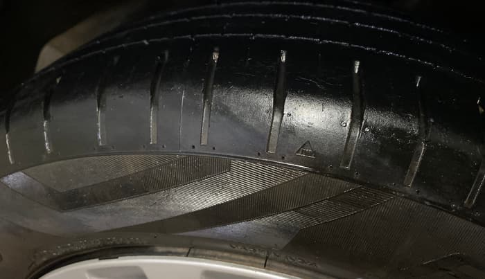 2016 Maruti Ciaz VXI+, Petrol, Manual, 1,10,428 km, Right Rear Tyre Tread