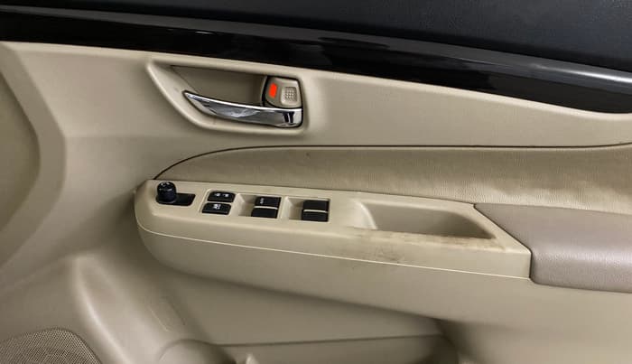 2016 Maruti Ciaz VXI+, Petrol, Manual, 1,10,428 km, Driver Side Door Panels Control