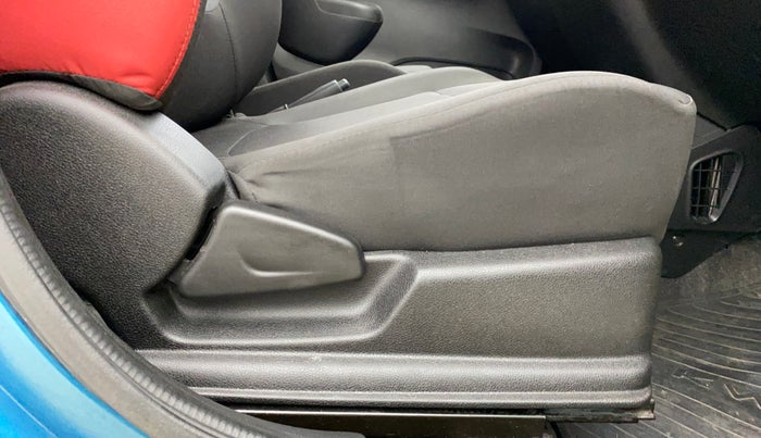2021 Renault Kwid RXT 1.0 AMT (O), Petrol, Automatic, 26,935 km, Driver Side Adjustment Panel