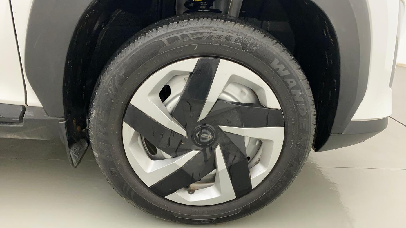 2023 Nissan MAGNITE XE, Petrol, Manual, 10,004 km, Right Front Wheel