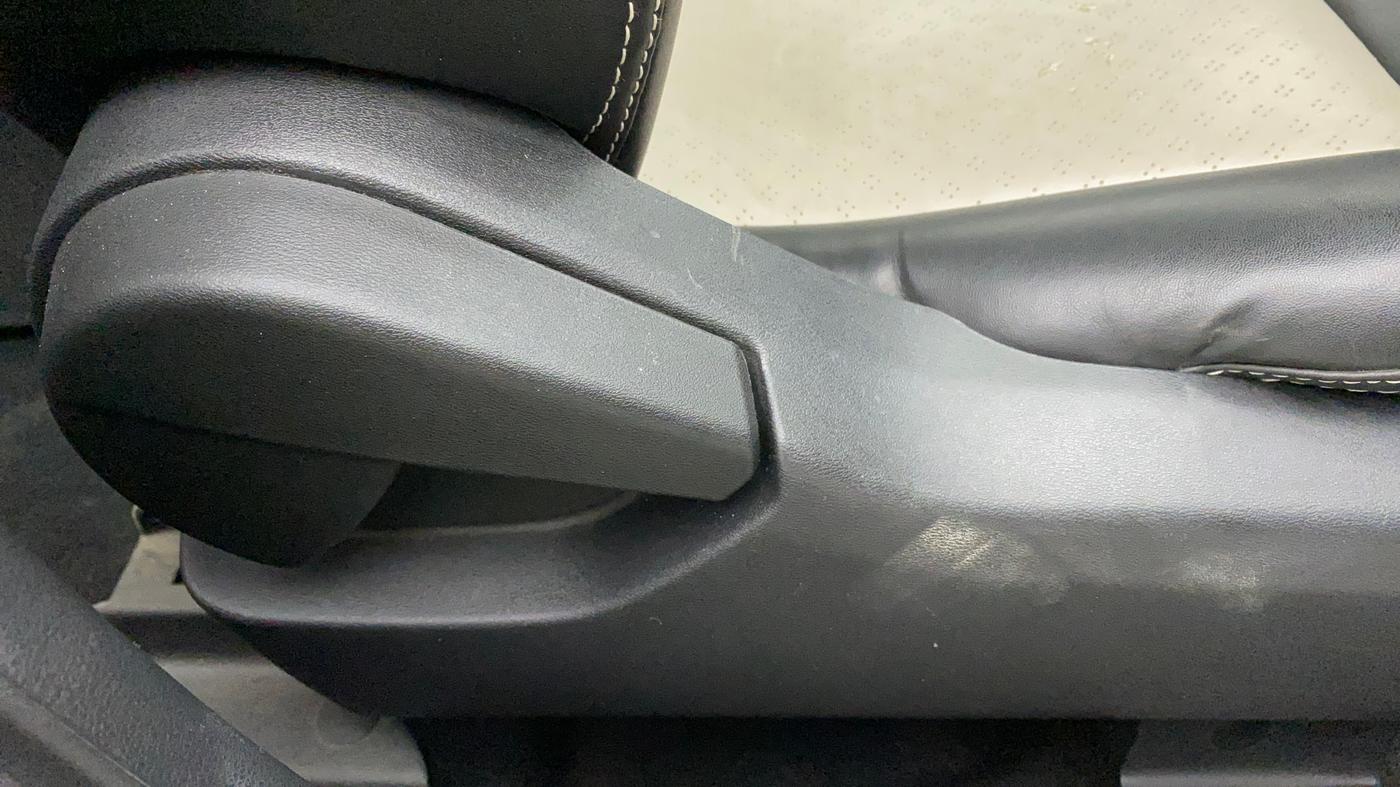 2023 Nissan MAGNITE XE, Petrol, Manual, 10,004 km, Driver Side Adjustment Panel