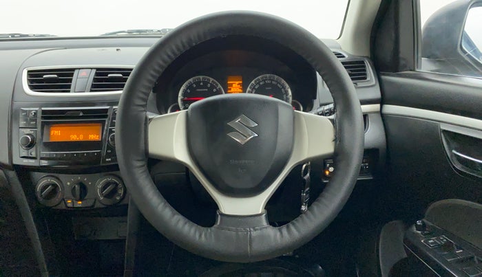 2016 Maruti Swift VXI O, CNG, Manual, 30,925 km, Steering Wheel Close Up