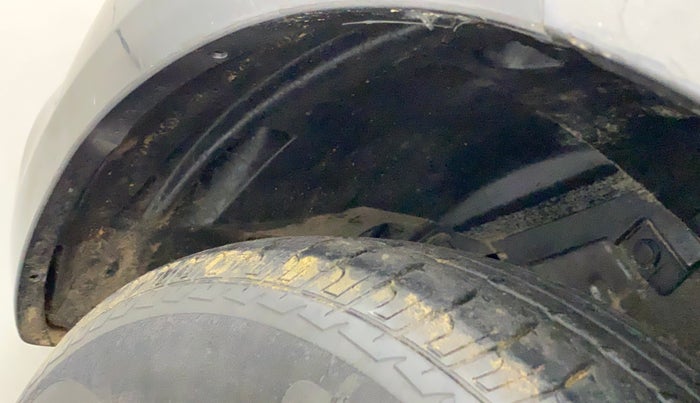 2016 Maruti Swift VXI O, CNG, Manual, 30,925 km, Left fender - Lining loose