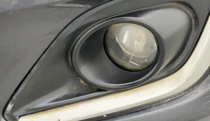 2016 Maruti Swift VXI O, CNG, Manual, 30,925 km, Left fog light - Minor damage