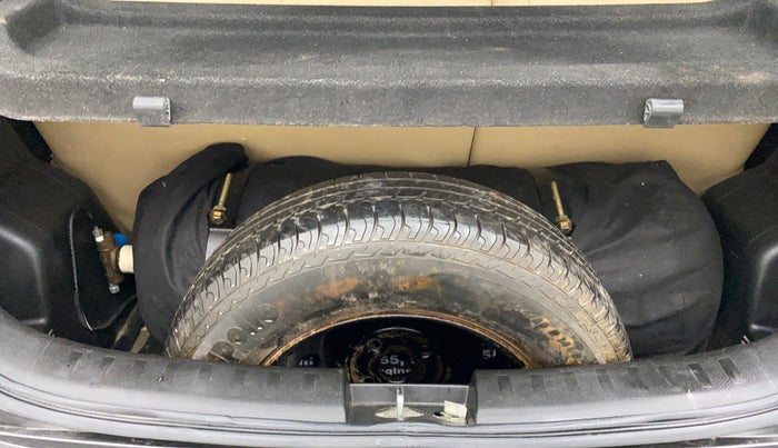 2016 Maruti Swift VXI O, CNG, Manual, 30,925 km, Boot Inside
